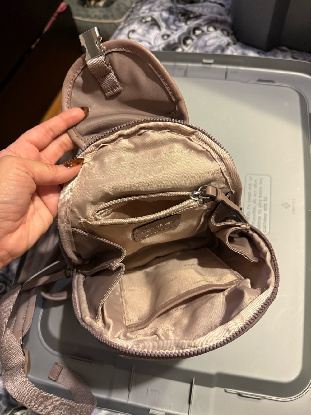 Calvin Klein mini backpack - Picture 4 of 6